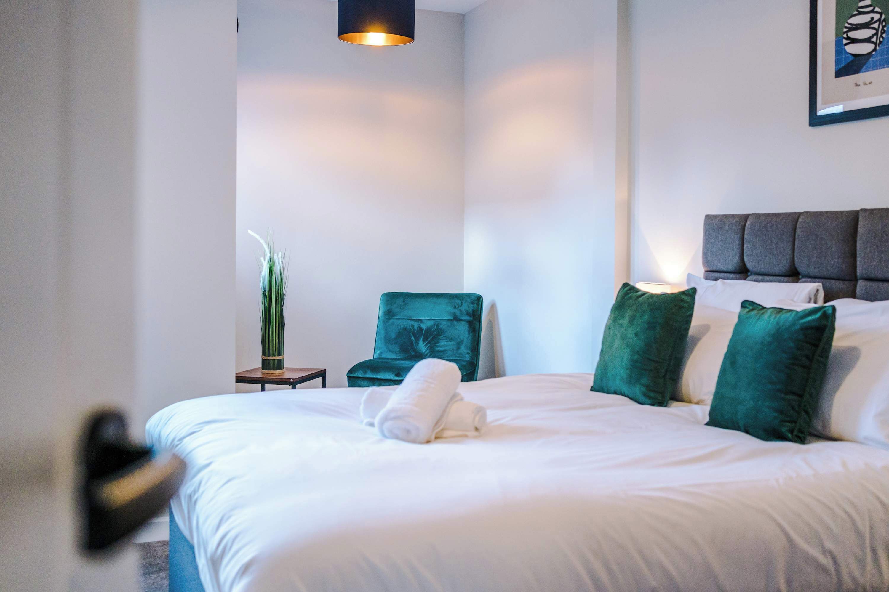 Iron/ironing board, WiFi, bed sheets