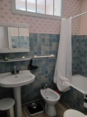 Bathroom - Capvern-les-bains Studio T1 32 m (Capvern)