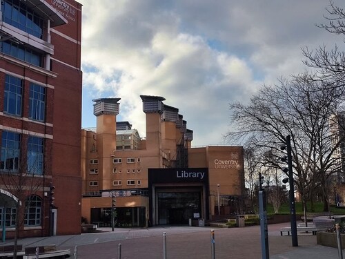 Lovely Modern Central Coventry Budget Studio