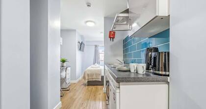 Cosy Budget Double Studio in Nottingham Centre