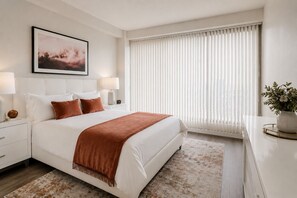 Room - Cozy 1BR Downtown Toronto Suite with CN Tower Views! (Toronto)