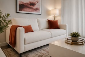 Living area - Cozy 1BR Downtown Toronto Suite with CN Tower Views! (Toronto)