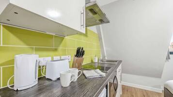 Fridge, microwave, stovetop, electric kettle