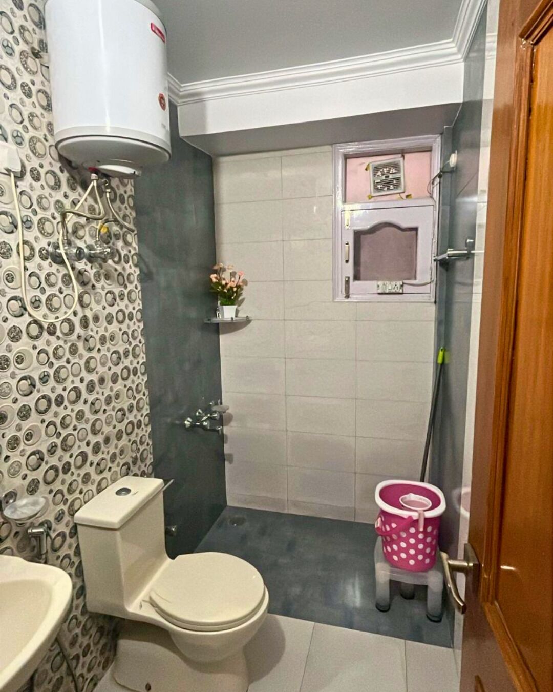 Quarto standard | Banheiro | Produtos de toalete grátis, toalhas de banho, papel higiênico 