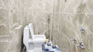 Deluxe Double Room, Air conditioning | Bathroom