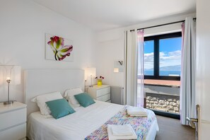 5 bedrooms, iron/ironing board, WiFi, bed sheets - Villa 'Aster' with Sea View, Wi-Fi and Air Conditioning (Coti-Chiavari)