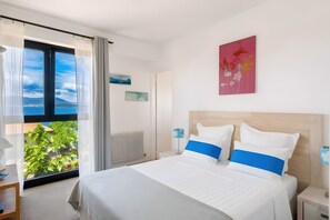 5 bedrooms, iron/ironing board, WiFi, bed sheets - Villa 'Aster' with Sea View, Wi-Fi and Air Conditioning (Coti-Chiavari)