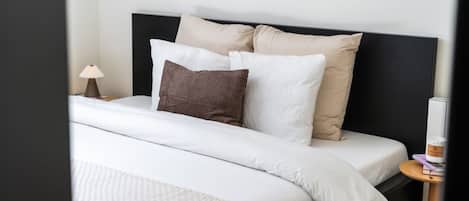 1 slaapkamer, een strijkplank/strijkijzer, gratis wifi, beddengoed