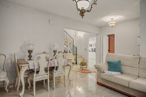 Casa Cuento de Domingo: Private Terrace, Wi-Fi & Air Conditioning in Torreblascopedro