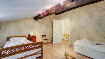 Standard Villa, 3 Bedrooms, 2 Bathrooms (Villa Lake View With BBQ) | 3 bedrooms