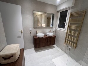 Bathroom - Magnificent sea view apartment on the Monaco border (Roquebrune-Cap-Martin)