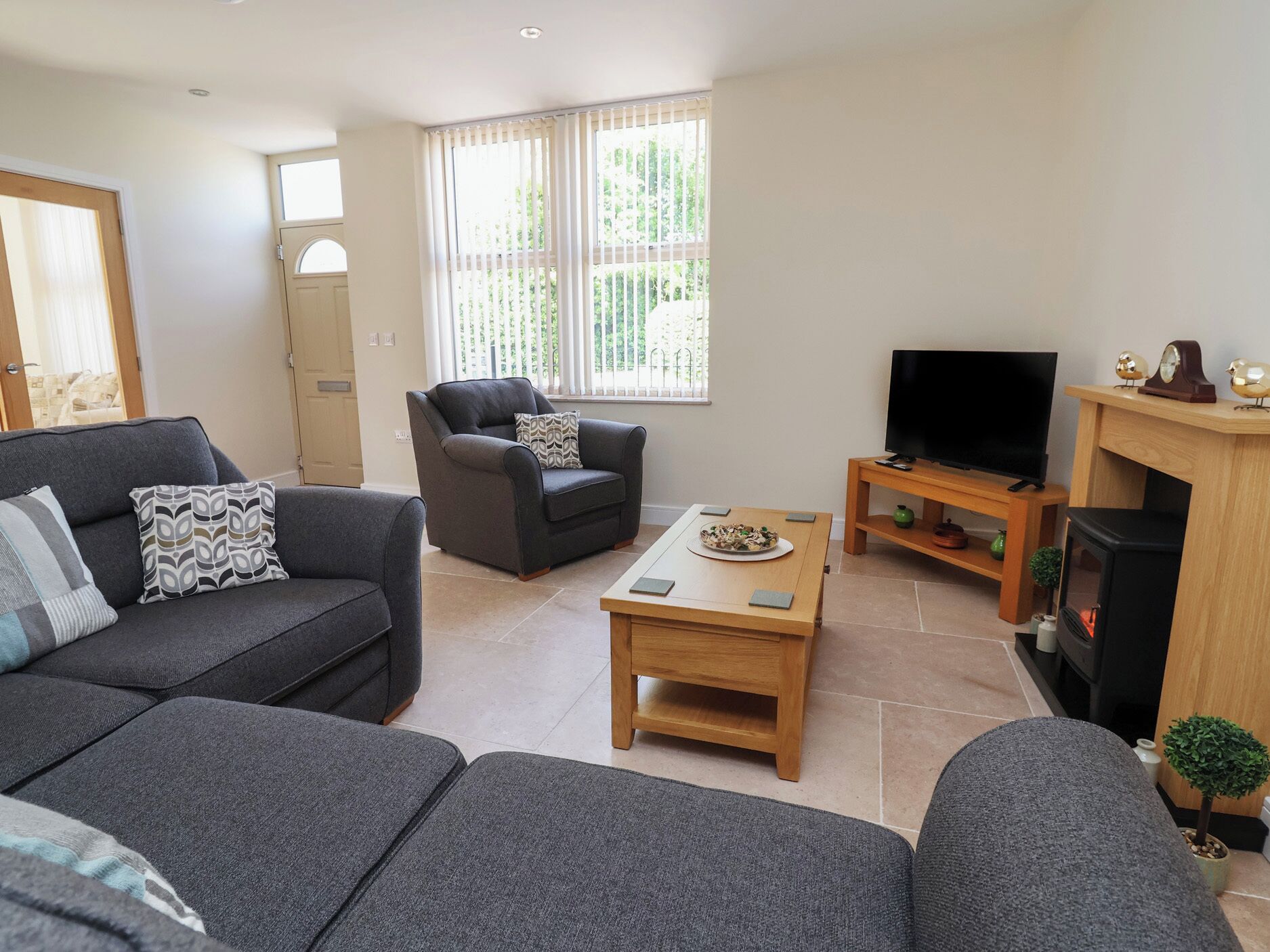 Naseby House, Pet Friendly, With A Garden In Alfreton - Derbyshire