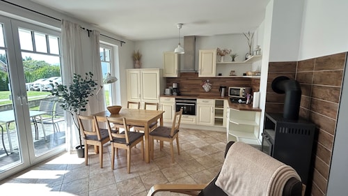Appartment "Meerzeit" - strandnah, gemütlich, EG mit Terrasse, 200m zum Strand