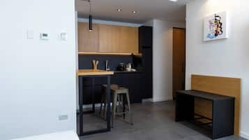 Standard Studio, 1 Double Bed, Private Bathroom | Interior