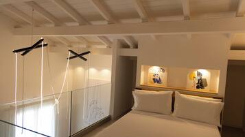 Deluxe-Maisonette, eigenes Bad, Stadtblick | Kapsel