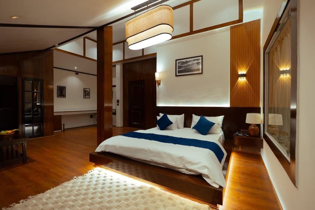 Deluxe Room | Desk