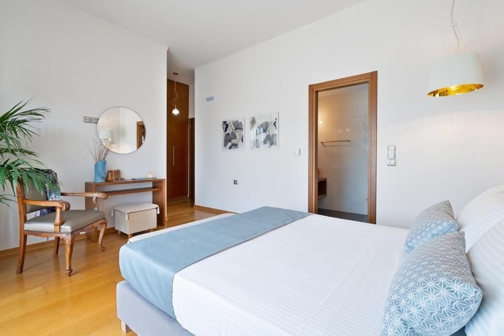 Luxury Villa, Balcony, Garden View | Desk, blackout drapes, soundproofing, iron/ironing board