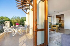 Outdoor dining - CB13 Adjacent to Aphrodite Hills - Pool & Terrace (Kouklia)