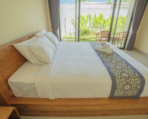 Deluxe-Zimmer, Terrasse | Minibar, Schreibtisch