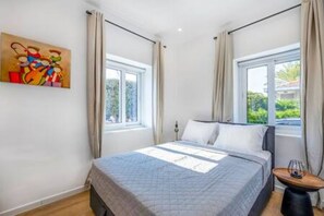 Ferros/tábuas de passar roupa, Wi-Fi de cortesia, roupa de cama
