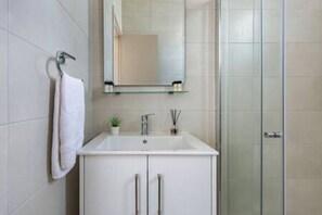 Hair dryer, towels - 101 Mulberry Court - Spacious with Large Terrace (Agios Athanasios)