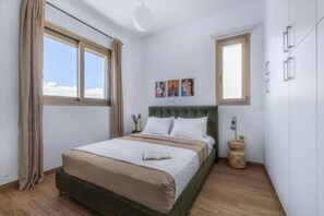 Room - 101 Mulberry Court - Spacious with Large Terrace (Agios Athanasios)