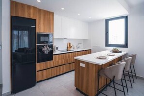Private kitchen - Mira Paphos - 2bdr Apartment with Private Terrace (Pafos)