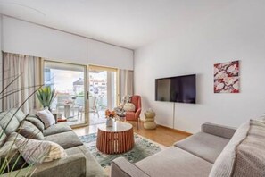 Living area - Lena Court - Spacious 3bdr, City Views (Limassol)