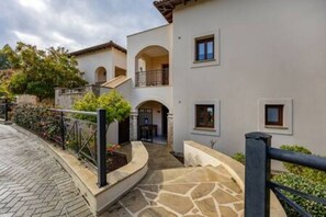 Exterior - BK02 Adjacent to Aphrodite Hills – Pool & Sea View (Kouklia)