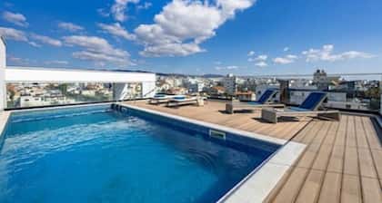 201 Sfiggos - Large Balcony & Shared Rooftop Pool