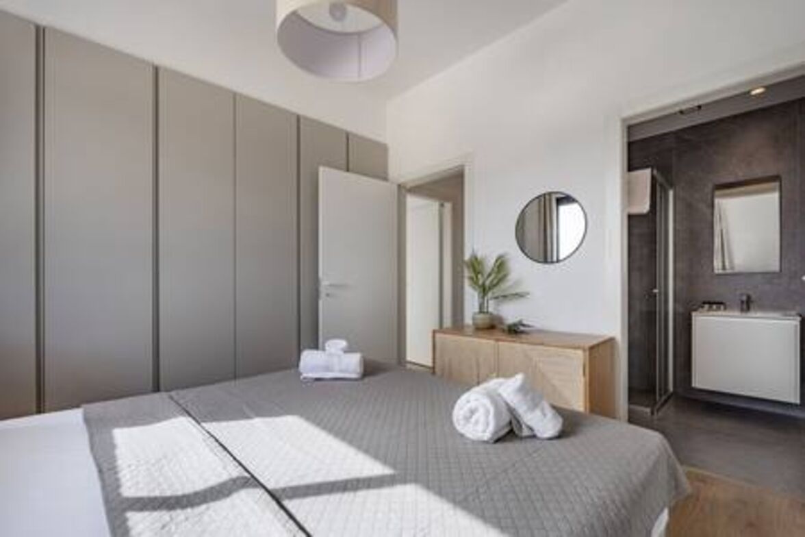 202 Sfiggos - Large Balcony & Shared Rooftop Pool - Limassol
