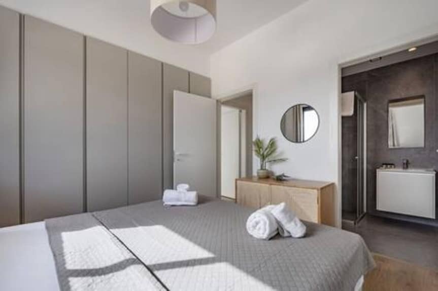 202 Sfiggos - Large Balcony & Shared Rooftop Pool - Limassol