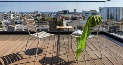 101 Piliou City View & Shared Rooftop Pool