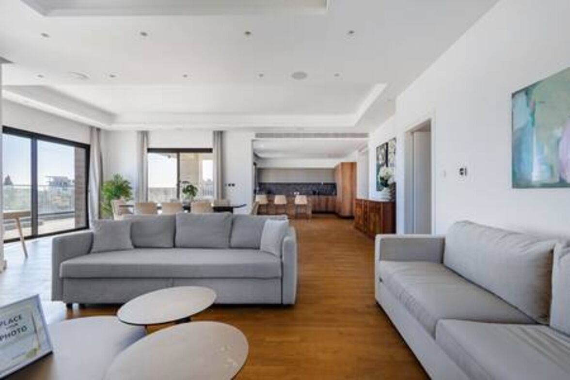 301 Piliou - Large Terrace & Rooftop Communal Pool - Limassol