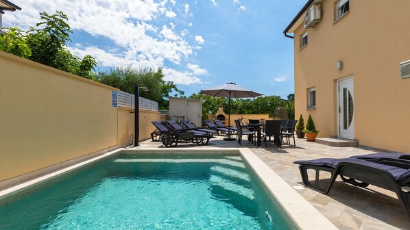 Pool - Villa Škarec 1 by Villas Guide (Peroj)