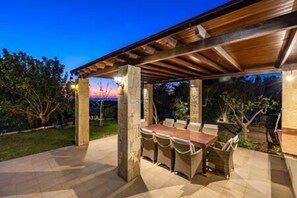 Outdoor dining - Villa 151 Luxury Villa- Private Pool &Tennis Court (Kouklia)