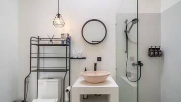 Family Villa, 3 Bedrooms, Private Pool | Bathroom | Bathrobes, slippers, bidet