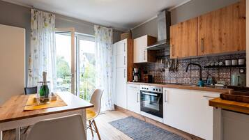 Kühlschrank, Ofen, Herdplatte, Geschirrspüler