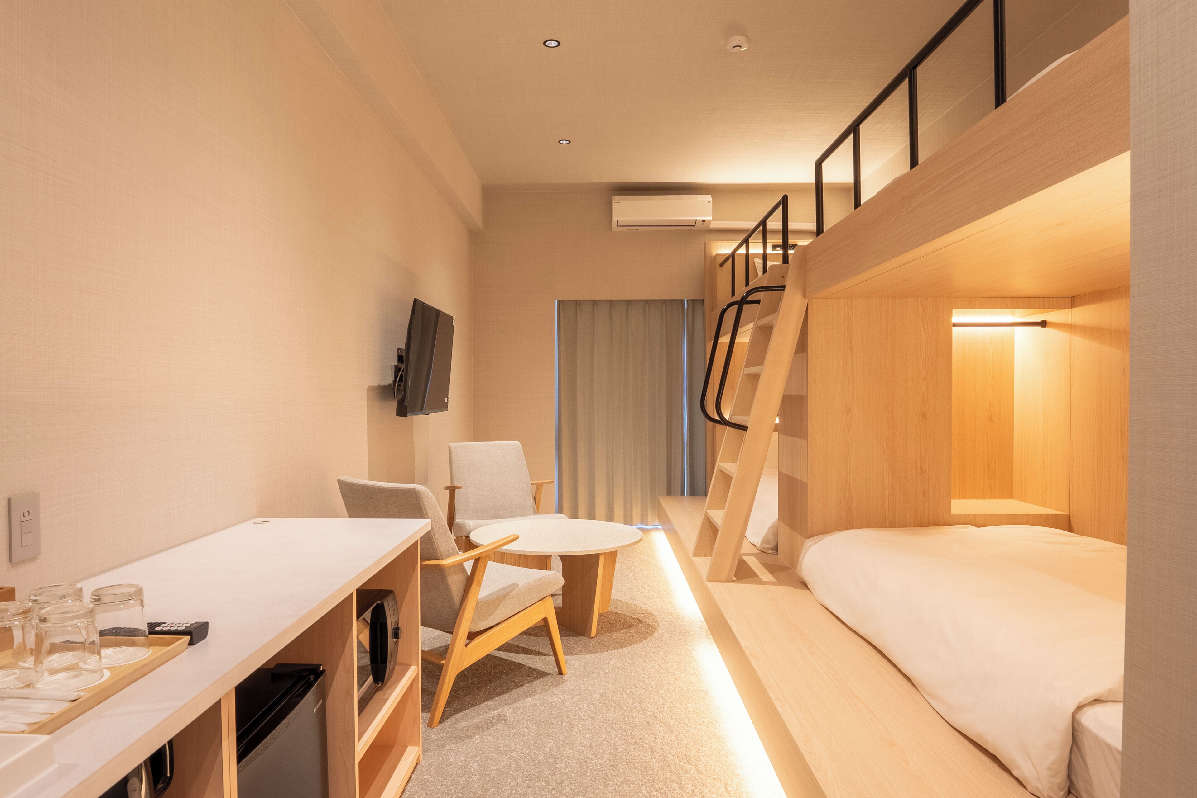 Kamar Quadruple | Meja kerja dan Wi-Fi gratis
