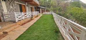 Terrace/patio - Aamantran Stay S A Boutique Homestay (Rudraprayag)