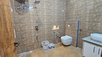 Deluxe Room, Mountain View | Bathroom