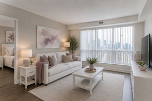 Living area - Cozy 1BR Downtown Toronto Suite with Extra Living Space! (Toronto)