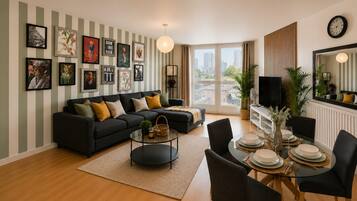 Apartment, 2 Bedrooms, Accessible, Balcony | Living room