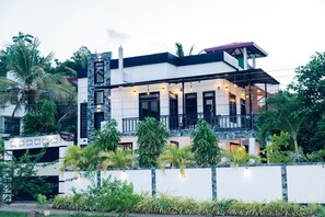 Exterior - Charming 3-bedroom house with AC in peaceful Dikwella (Dikwella)