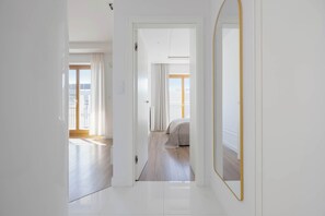 1 habitación, tabla de planchar con plancha, cuna de viaje y wifi 