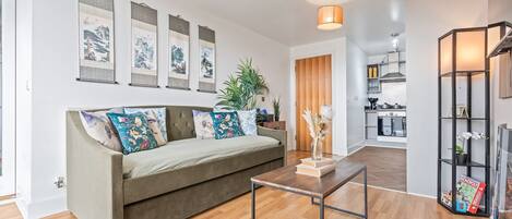Apartment, 2 Bedrooms, Accessible, Balcony | Living room