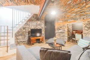 Villa (2 Bedrooms) | Living area | 32-inch TV with cable channels