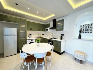 Private kitchen - Vrbo Property (Marsa)