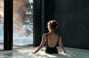 Bañera de hidromasaje interior