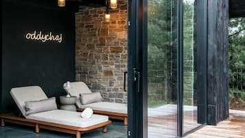 Sauna, tina de hidromasaje y baño de vapor